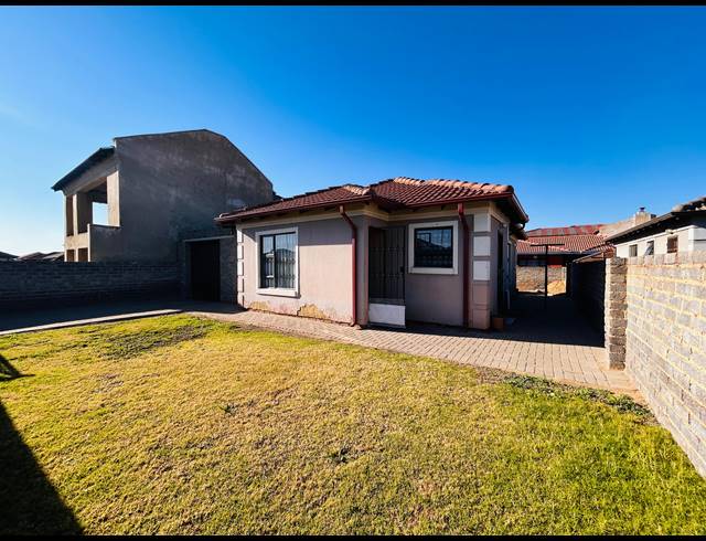 3 BEDROOM HOUSE FOR SALE IN VANDERBIJLPARK CE 4